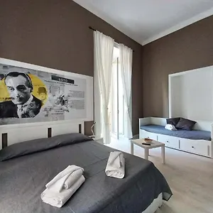 Le Stanze Di Partenope Bed and breakfast